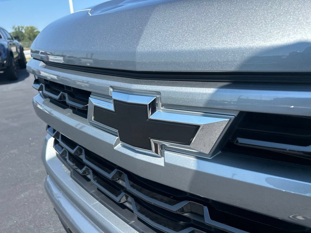 Used 2026 Chevrolet Silverado 1500 RST AWD/4WD image 9