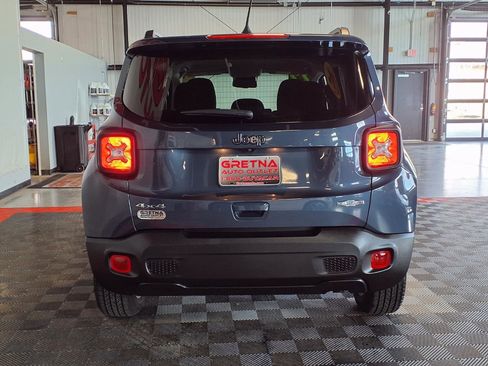 Used 2022 Jeep Renegade Latitude w/ Convenience Group image 5