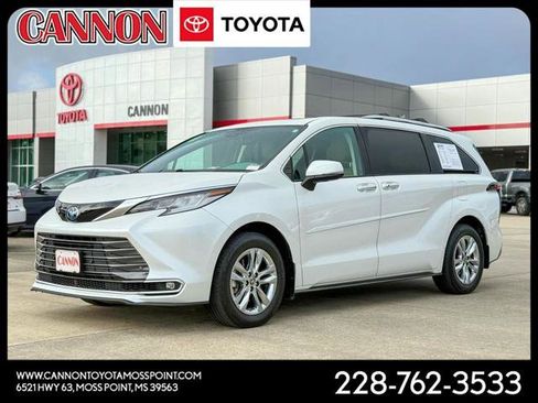 Certified 2024 Toyota Sienna Limited image 1