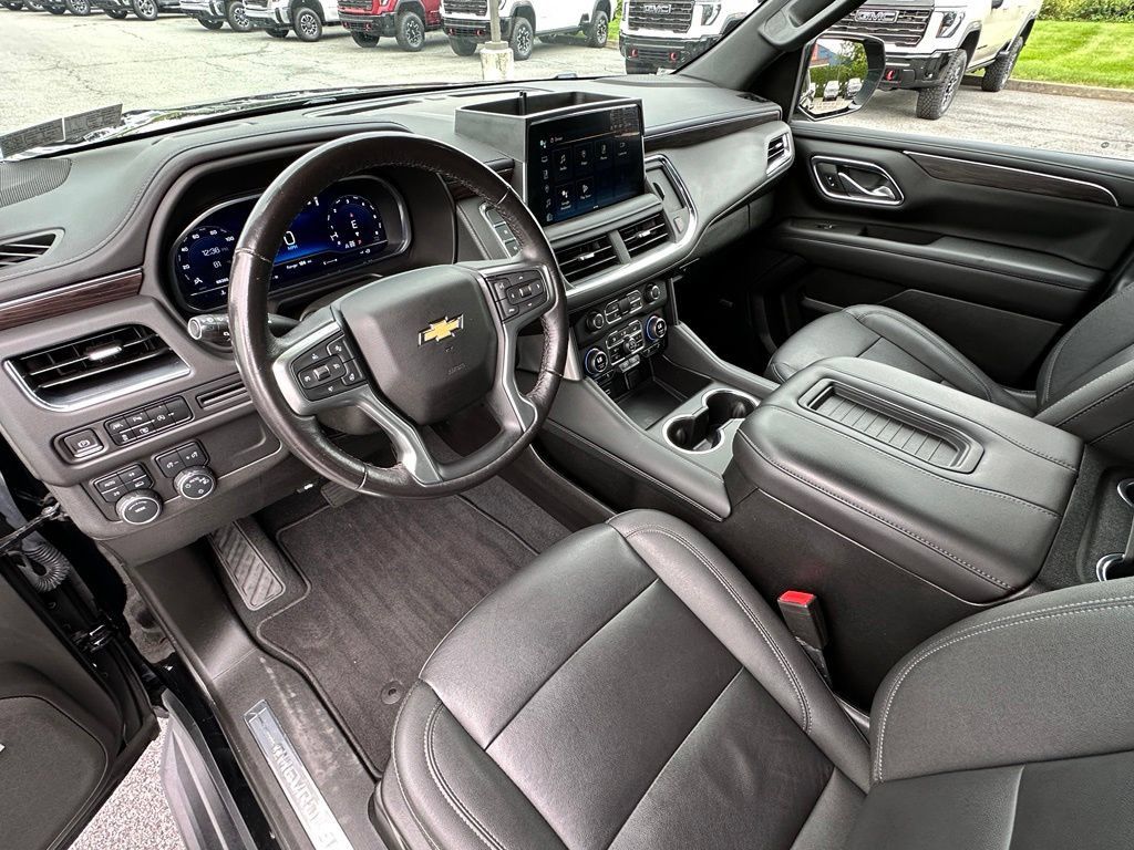 Used 2023 Chevrolet Tahoe LT w/ Luxury Package AWD/4WD image 22