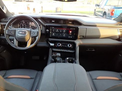 Used 2025 GMC Sierra 1500 AT4 w/ AT4 Premium Package AWD/4WD image 19
