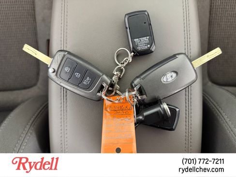 Used 2020 Hyundai Santa Fe SE image 21