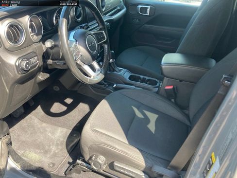 Used 2021 Jeep Wrangler Unlimited Sahara w/ Uconnect 4C Nav & Sound Group AWD/4WD image 18