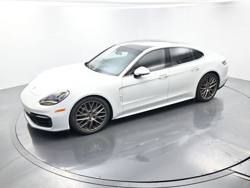 Certified 2023 Porsche Panamera Platinum Edition image 33