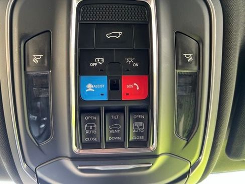 Used 2025 Jeep Grand Cherokee Summit w/ Obsidian Package AWD/4WD image 34