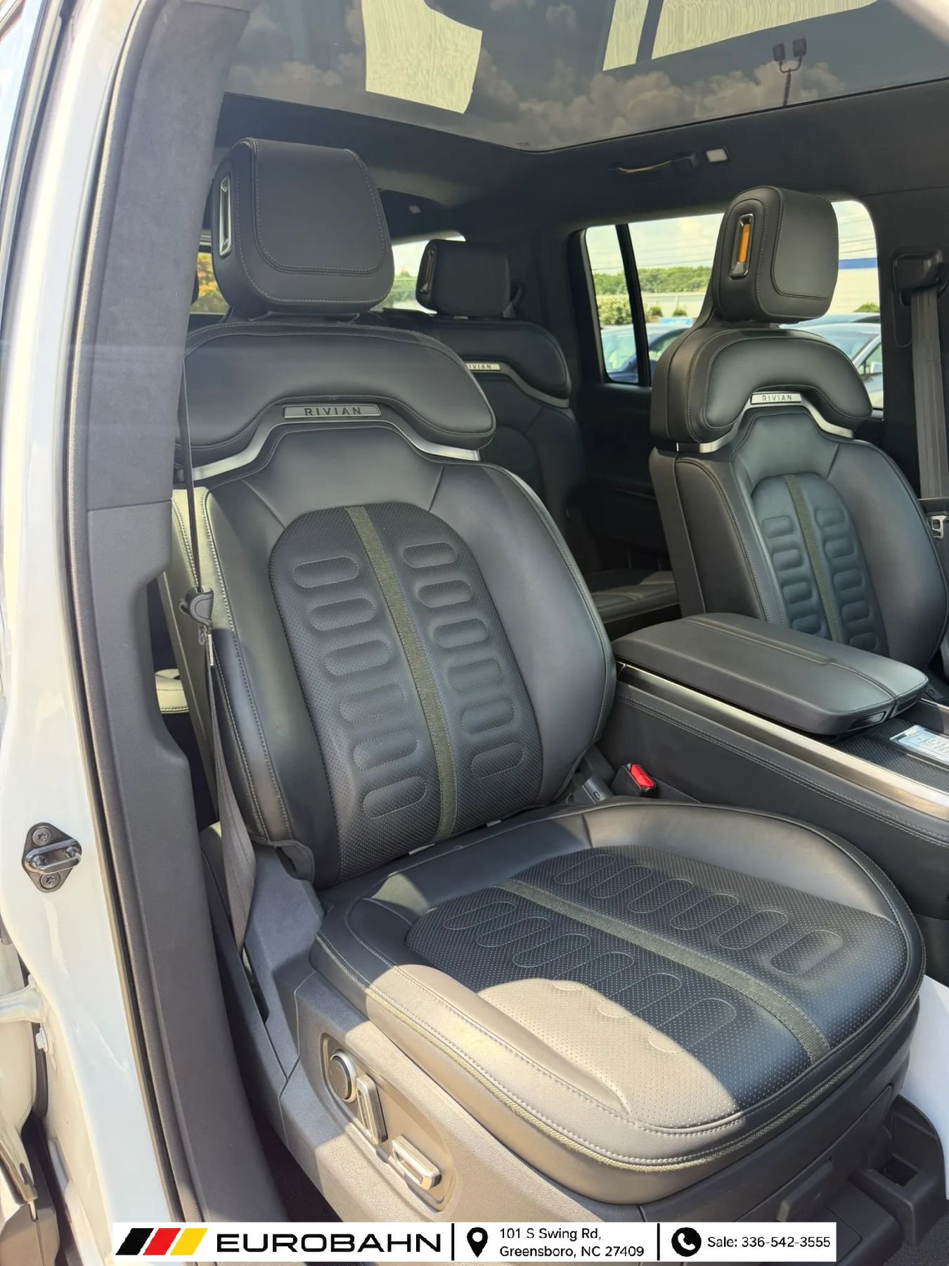 Used 2025 Rivian R1S Adventure Dual AWD/4WD image 20
