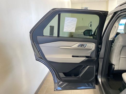 New 2026 Ford Explorer Active w/ Active Comfort Package AWD/4WD image 9