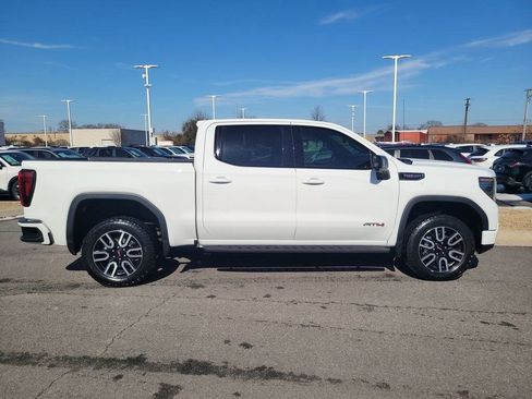 Used 2024 GMC Sierra 1500 AT4 w/ Technology Package AWD/4WD image 2