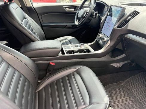 Certified 2022 Ford Edge SEL w/ Convenience Package AWD/4WD image 9