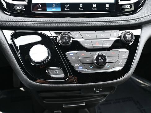 New 2026 Chrysler Pacifica Select w/ S Appearance Package image 13