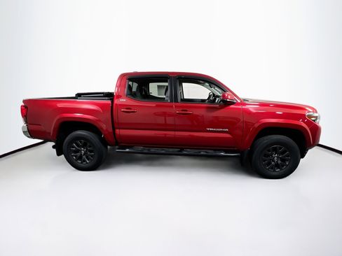 Used 2022 Toyota Tacoma SR5 AWD/4WD image 4