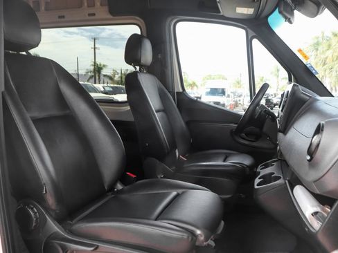 Used 2023 Mercedes-Benz Sprinter 2500 image 33
