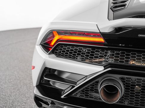 Used 2021 Lamborghini Huracan EVO RWD image 50