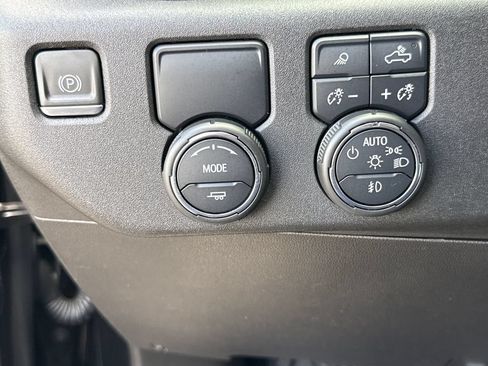 Used 2023 Chevrolet Silverado 1500 LTZ RWD image 15
