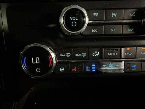 Used 2021 Ford F150 Lariat w/ Equipment Group 502A High AWD/4WD image 40