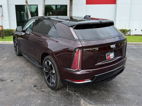 Used 2025 Cadillac Escalade IQ Sport 2 AWD/4WD image 19