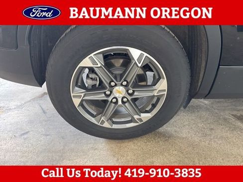 Used 2025 Chevrolet Blazer LT FWD image 11