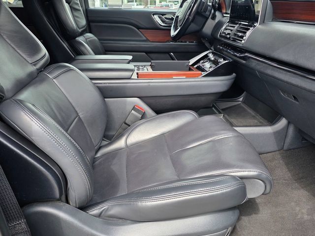 Used 2023 Lincoln Navigator L Reserve w/ Monochromatic Package AWD/4WD image 16