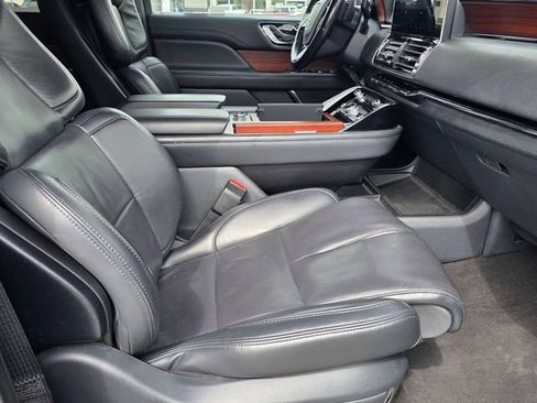 Used 2023 Lincoln Navigator L Reserve w/ Monochromatic Package AWD/4WD image 16