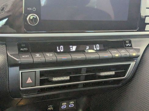 Used 2026 Toyota Camry SE FWD image 24