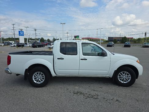 Used 2014 Nissan Frontier SV w/ SV Value Truck Package RWD image 4