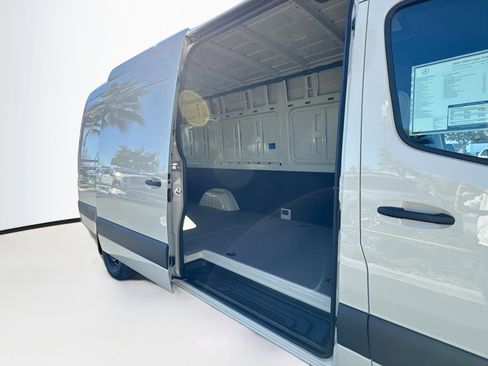 New 2025 Mercedes-Benz Sprinter 2500 image 24
