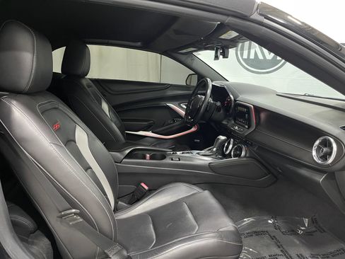 Used 2018 Chevrolet Camaro SS RWD image 30