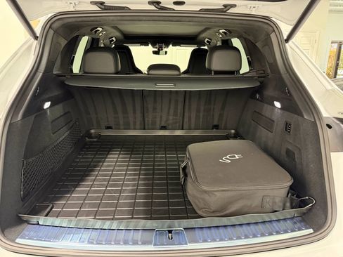 Used 2023 Porsche Cayenne Turbo S image 19