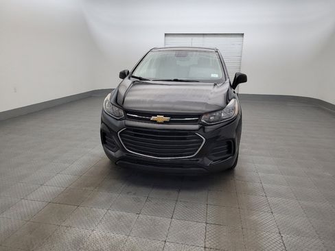 Used 2021 Chevrolet Trax LS w/ Tint and Cruise Package FWD image 15