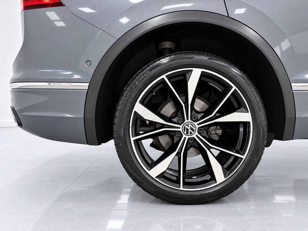 Used 2022 Volkswagen Tiguan SEL R-Line AWD/4WD image 8