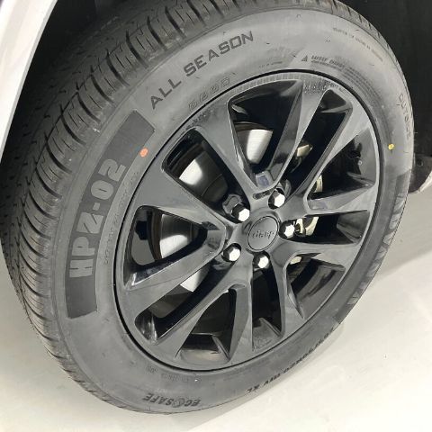 Used 2020 Jeep Grand Cherokee Altitude AWD/4WD image 7