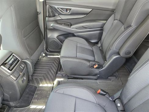 Used 2023 Subaru Ascent Premium w/ Convenience Package image 9