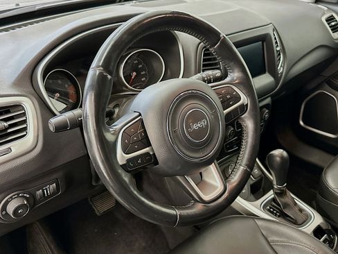 Used 2018 Jeep Compass Latitude w/ Popular Equipment Group AWD/4WD image 18