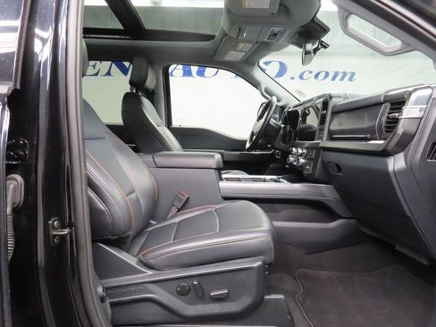 Used 2025 Ford F250 Lariat w/ Black Appearance Package image 31