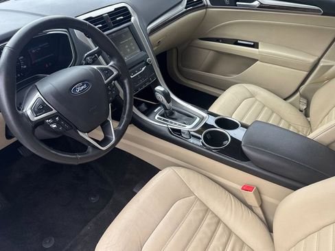 Used 2013 Ford Fusion SE FWD image 10