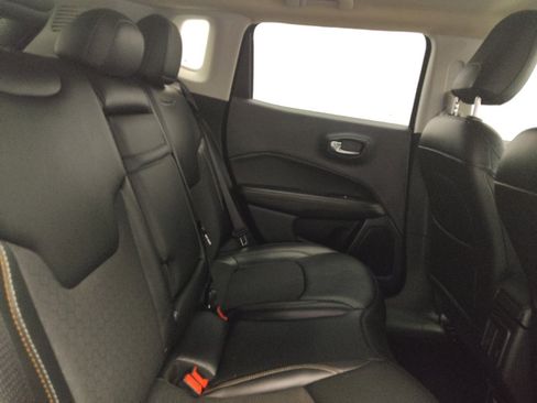 Used 2019 Jeep Compass Latitude FWD image 19