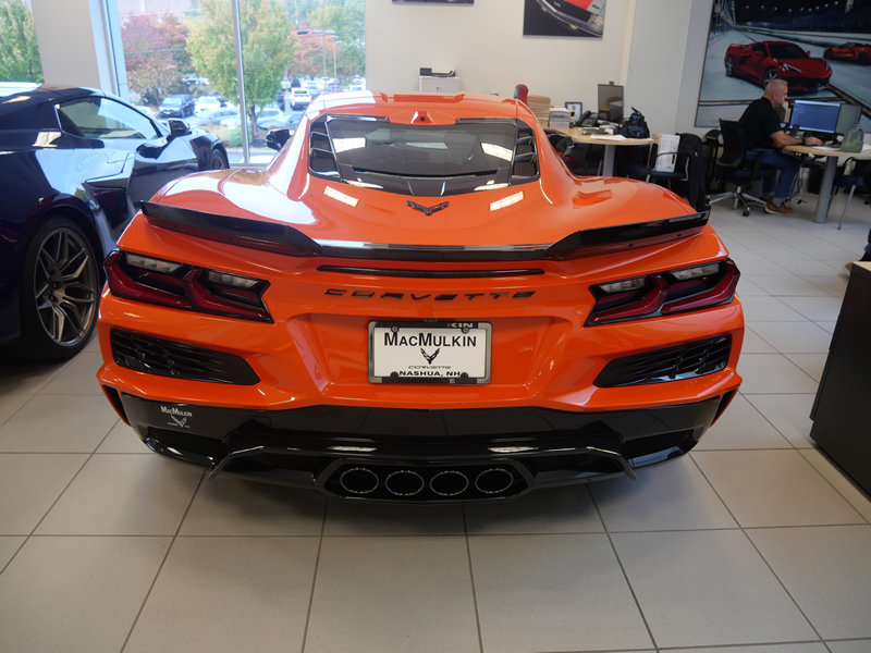 Used 2025 Chevrolet Corvette Z06 w/ Stealth Interior Trim Package RWD image 5