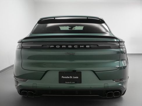 New 2025 Porsche Cayenne Turbo image 11