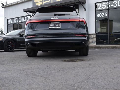 Used 2021 Audi e-tron Premium w/ Convenience Plus Package image 5