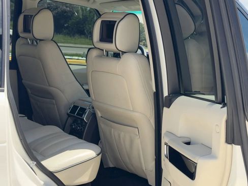 Used 2010 Land Rover Range Rover Supercharged AWD/4WD image 15