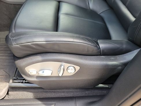 Certified 2025 Porsche Macan image 27