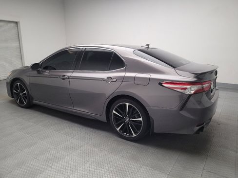 Used 2020 Toyota Camry XSE image 3