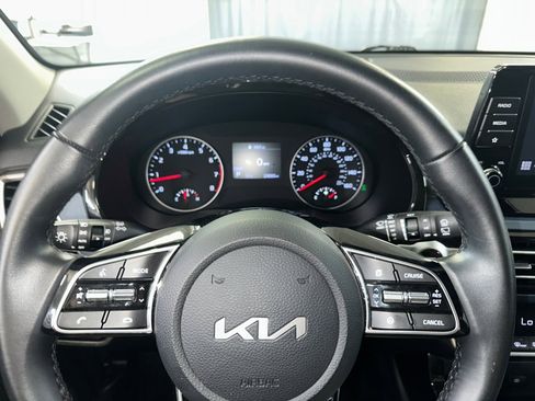 Used 2023 Kia Seltos S image 5