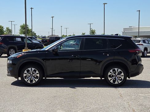 Used 2023 Nissan Rogue SV AWD/4WD image 3