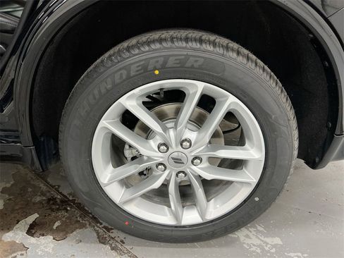 Used 2024 Dodge Durango GT image 28