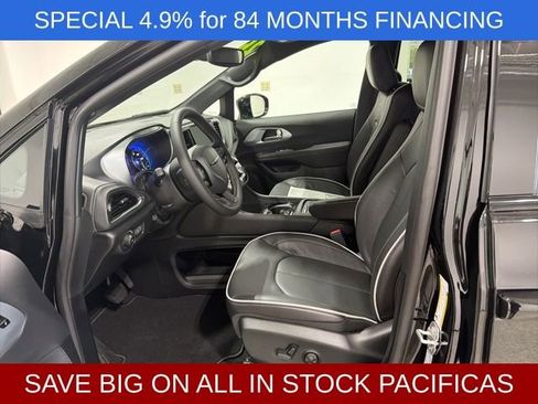 New 2026 Chrysler Pacifica Limited w/ S Appearance Package FWD image 5