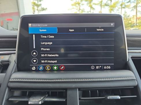 Used 2021 GMC Yukon XL SLT w/ SLT Premium Package image 19