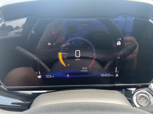 Used 2024 Chevrolet Trax RS FWD image 14
