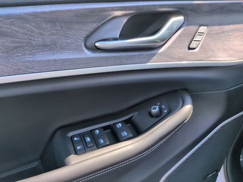 Used 2022 Jeep Grand Cherokee L Limited image 21