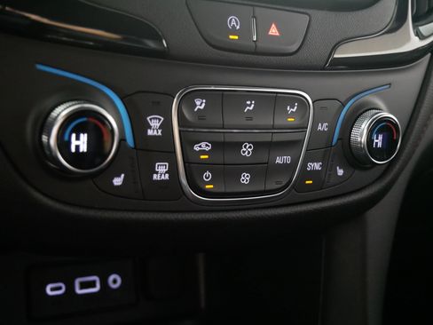 Used 2023 Chevrolet Equinox RS w/ LPO, Floor Liner Package image 23